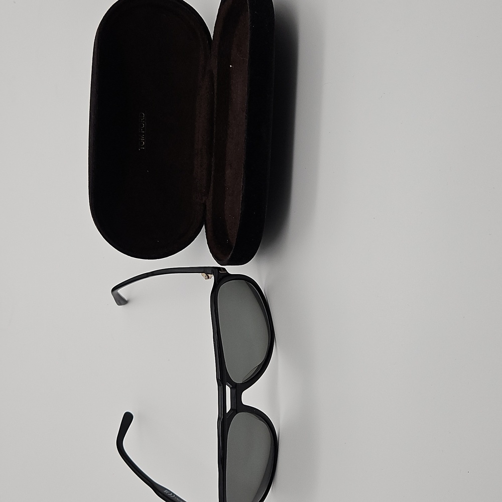 Tom Ford Dark Frame Sunglasses with Case - Picture 7 of 7